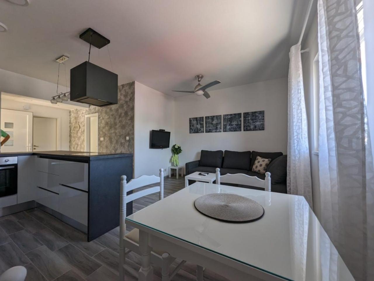 Apartman Bonaca Apartamento Šibenik Exterior foto